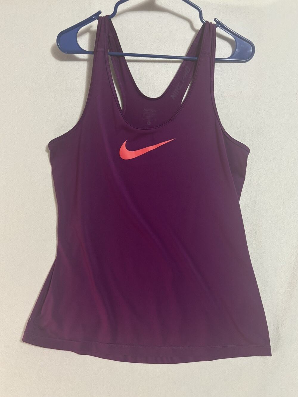 Nike Pro Tank Top Womens Large Berry Swoosh Logo Scoop Neck Sweat Wick Yoga